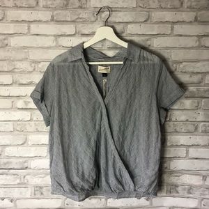 Universal Thread Wrap Style Short Sleeve Top
